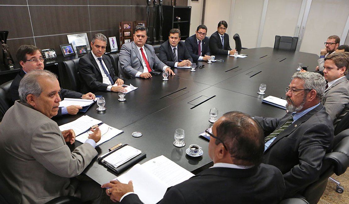 ﻿Autoridades de PE conhecem atuação da 17ª Vara Criminal de Maceió