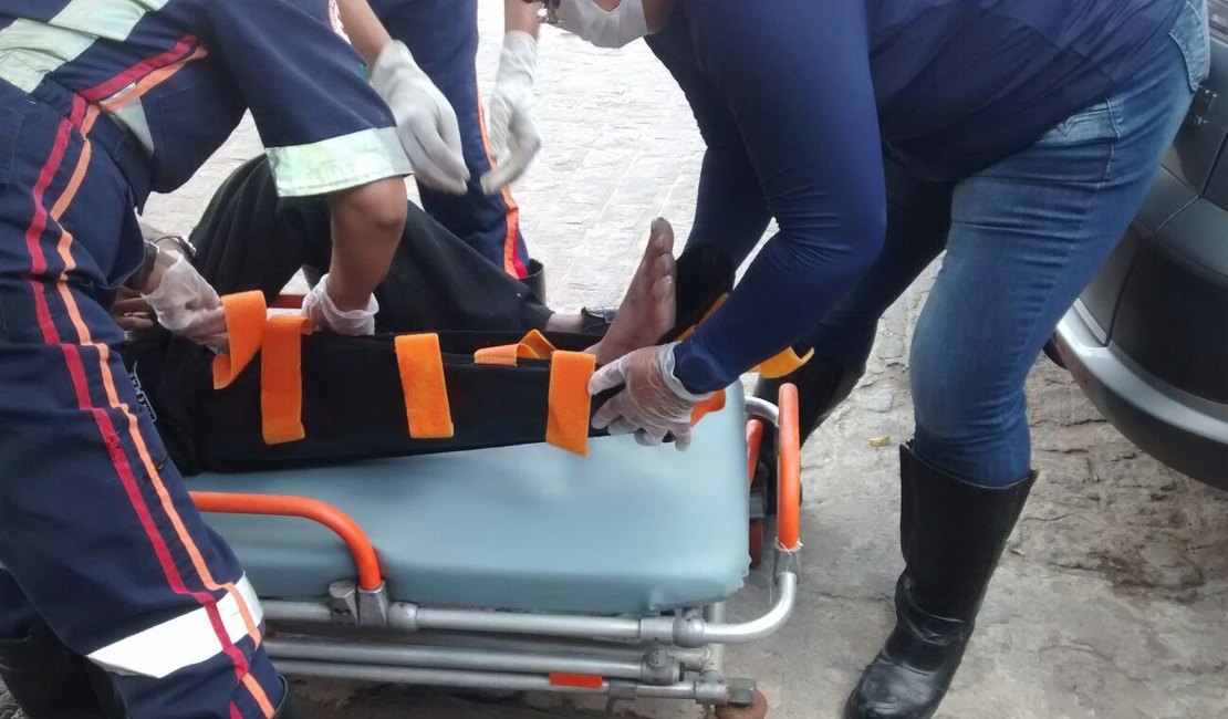 Homem corre em telhados e assusta moradores do Alto do Cruzeiro, em Arapiraca