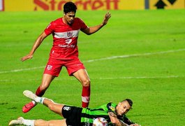 Três jogadores do CRB testam positivo para covid e ficam fora da partida contra a Ponte Preta