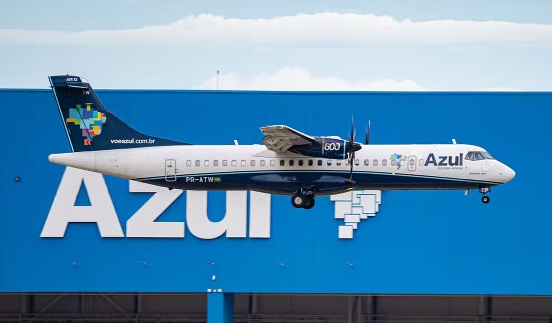 Azul anuncia suspensão de voos em 12 cidades brasileiras e cita custos operacionais; veja a lista