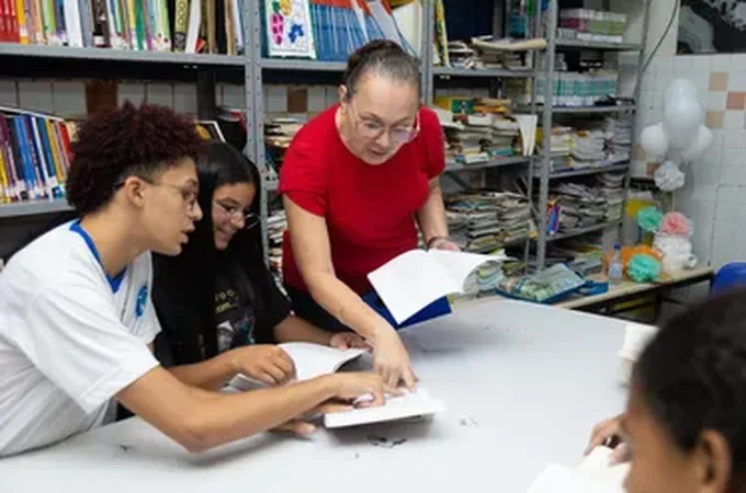 Matrículas para vagas remanescentes da Educação de Jovens e Adultos se encerram nesta sexta, em Alagoas