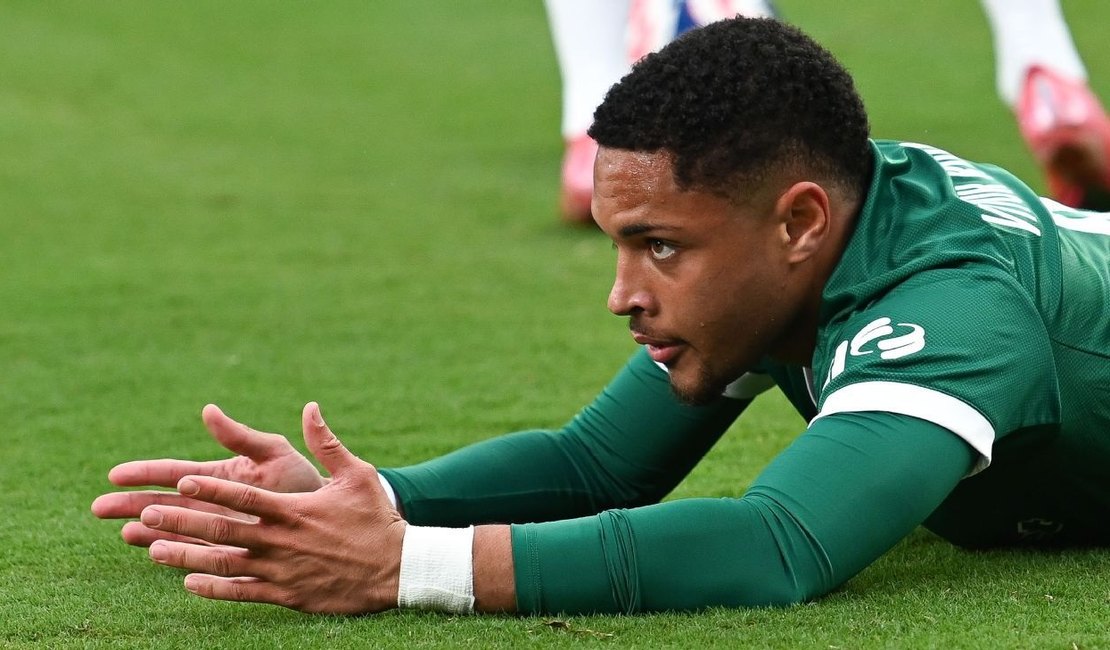 Palmeiras livra Vitor Roque de julgamento no STJD com R$ 80 mil e novo post