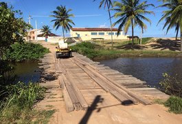 Moradores cobram explicação sobre ponte não construída, em Jequiá da Praia