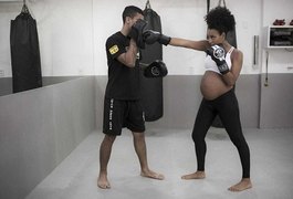 Grávida de 8 meses e meio, Sheron Menezzes pratica luta