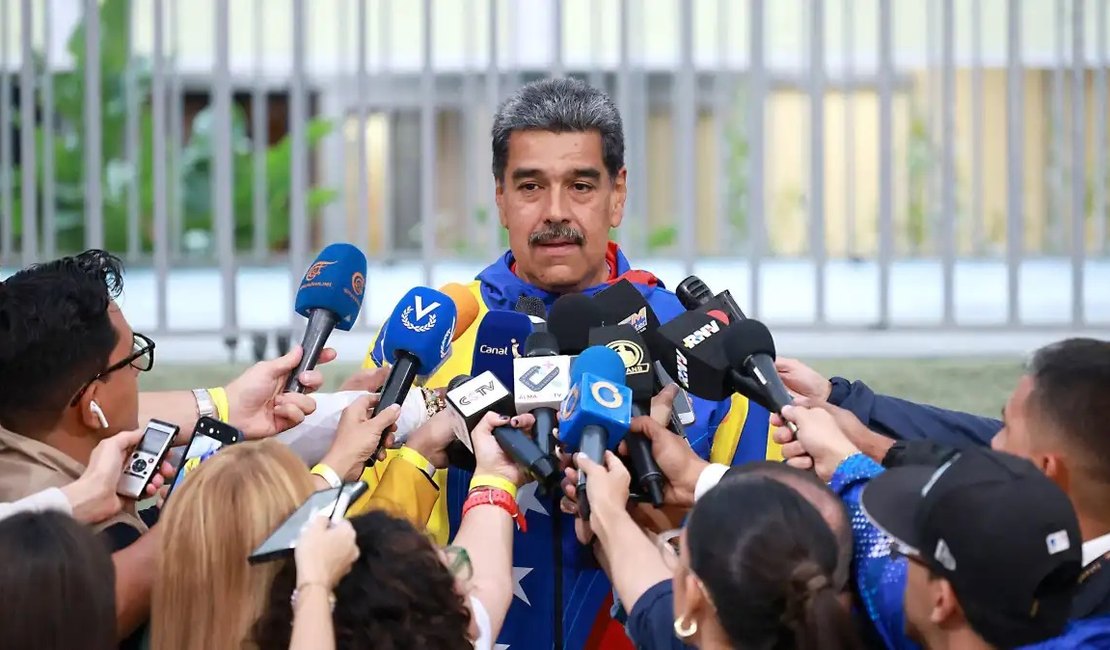 Sem mostrar atas, CNE reitera vitória de Maduro na Venezuela