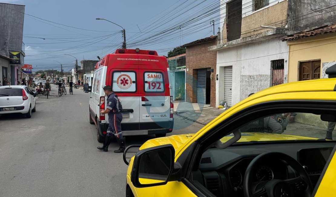 Homem é baleado dentro de estabelecimento no bairro Brasília, em Arapiraca