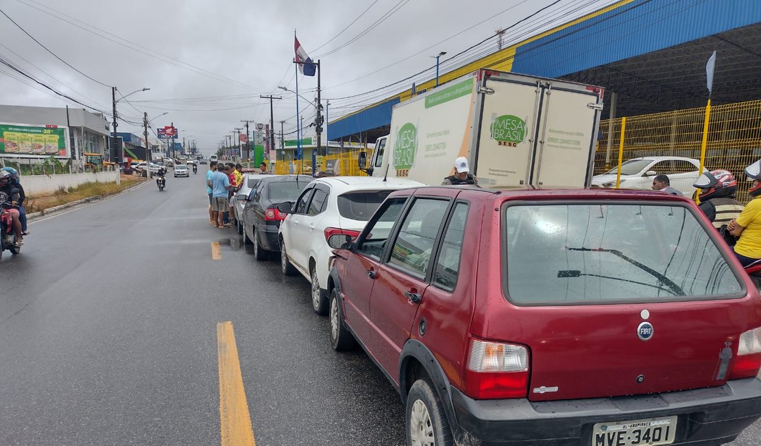 Engavetamento envolvendo quatro carros é registrado em Arapiraca