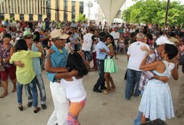 ''Sítio do Afrísio'' encerra São João 2015 com forró na praça