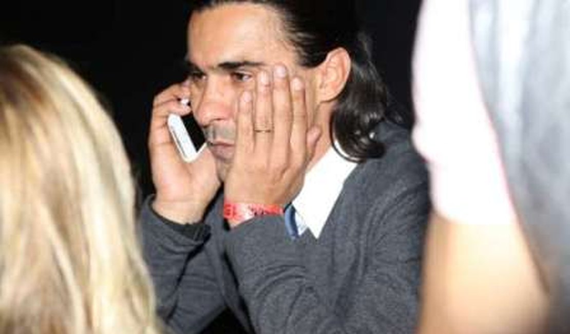 Mãe de André Gonçalves é internada às vésperas de seu casamento com Dani Winits