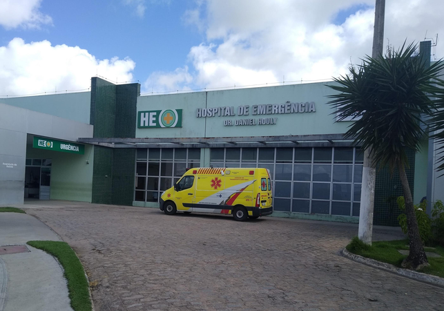 Homem sofre queda de escada em escola de Arapiraca e é encaminhado ao hospital