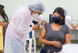 Quem tomou Coronavac em 25 de março tomará segunda dose nesta terça (11)