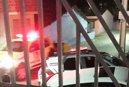 Bandidos sequestram casal, são perseguidos e trocam tiros com a polícia