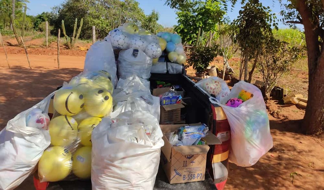 Projeto doa brinquedos para crianças na zona rural de Arapiraca