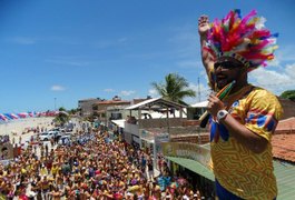 Bloco em Maragogi arrasta dezenas de foliões nesta terça-feira de Carnaval