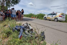 Jovem de 19 anos morre após colidir motocicleta contra caminhonete na zona rural de Craíbas
