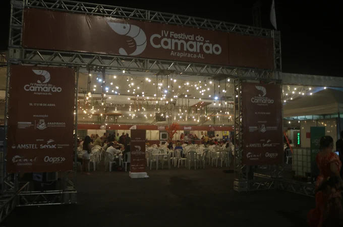 VÍDEO: Primeiro dia do Arapiraca Agro Show e do IV Festival do Camarão conta com grande público na noite da quinta (16)