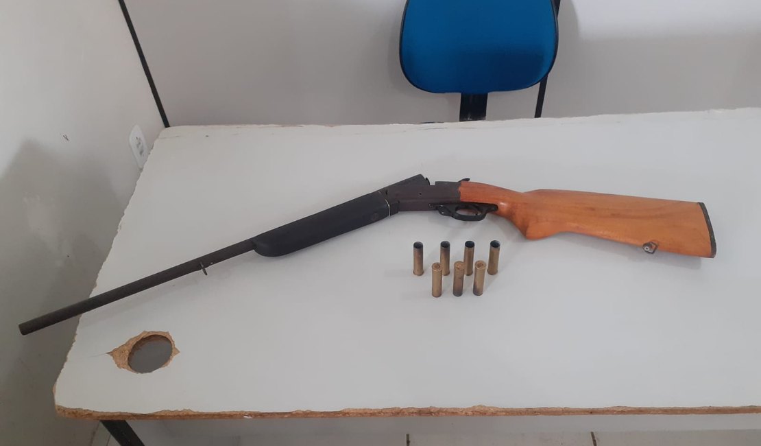 Homem atira em cadela ao encontrá-la perto de galinheiro e é preso em Girau do Ponciano