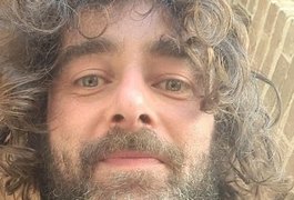 Padre abandona batina e confessa, durante missa, que se apaixonou