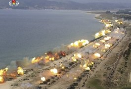 Imagens mostram exercício de artilharia realizado pela Coreia do Norte no aniversário do Exército