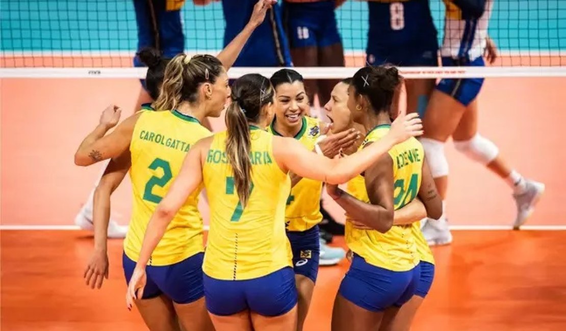 Brasil atropela Itália no Mundial Feminino de vôlei e pega a Sérvia na final por título inédito