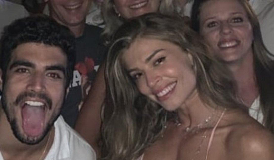 Caio Castro assume relacionamento com Grazi Massafera no Valetine's Day