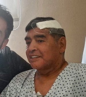 Investigadores afirmam que médico falsificou a assinatura de Maradona para obter histórico clínico