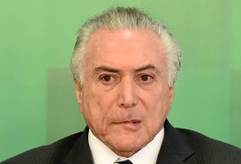 OAB entrega pedido de impeachment de Temer