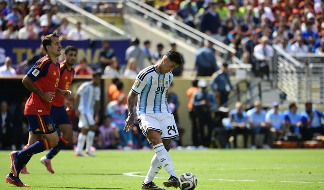 Argentina é a primeira finalista de Copa a não chutar a gol no tempo normal de jogo