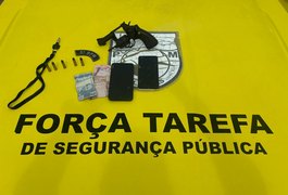 5º Batalhão recupera moto roubada e prende homem com arma de fogo, em Maceió