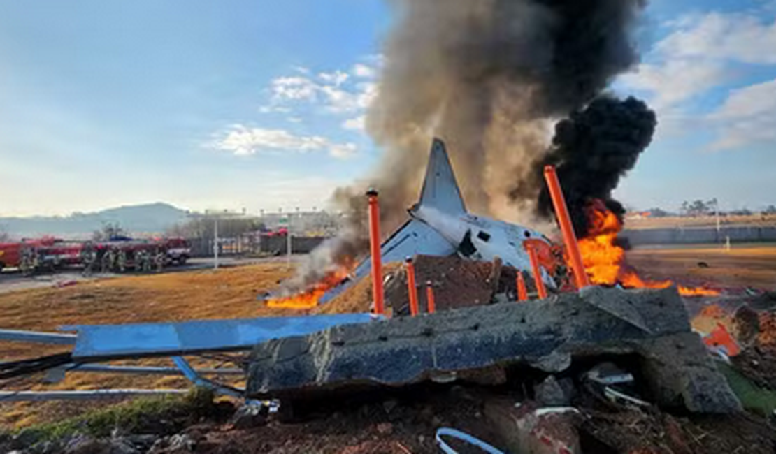 Avião sai da pista e explode em aeroporto na Coreia do Sul; 179 pessoas morreram