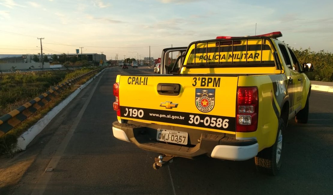 Colisão envolvendo carro e moto deixa  homem ferido na AL 110, em Arapiraca
