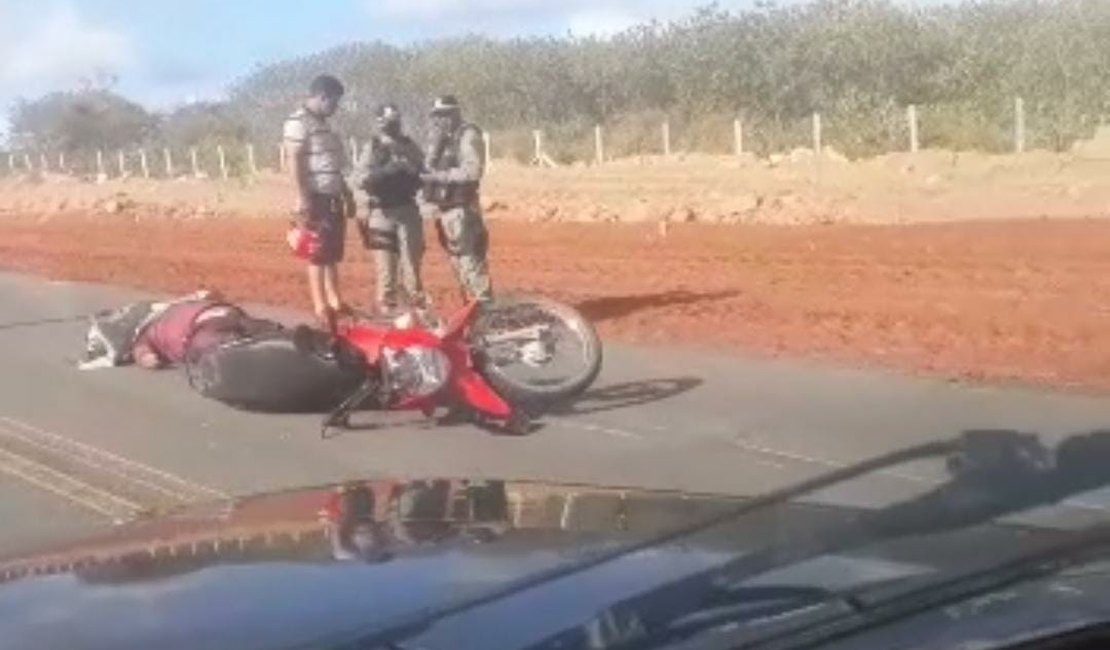 Pai morre e filho fica ferido em acidente com motocicleta na zona rural de Igaci