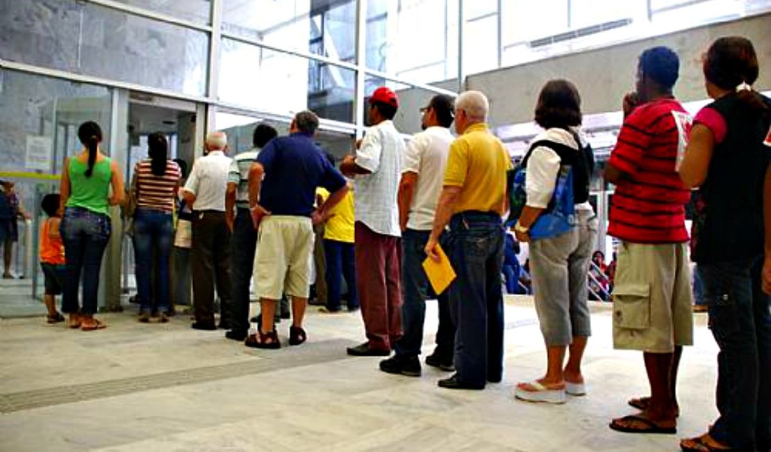 Procon Arapiraca deflagra Operação Fiscal do Tempo em agências bancárias do município