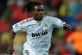 Ex-Real Madrid sofre AVC e é hospitalizado na Holanda