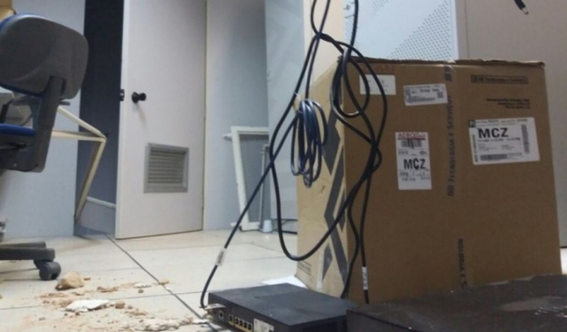 Bandidos invadem Banco do Brasil em Maceió, violam cofres e fogem com dinheiro