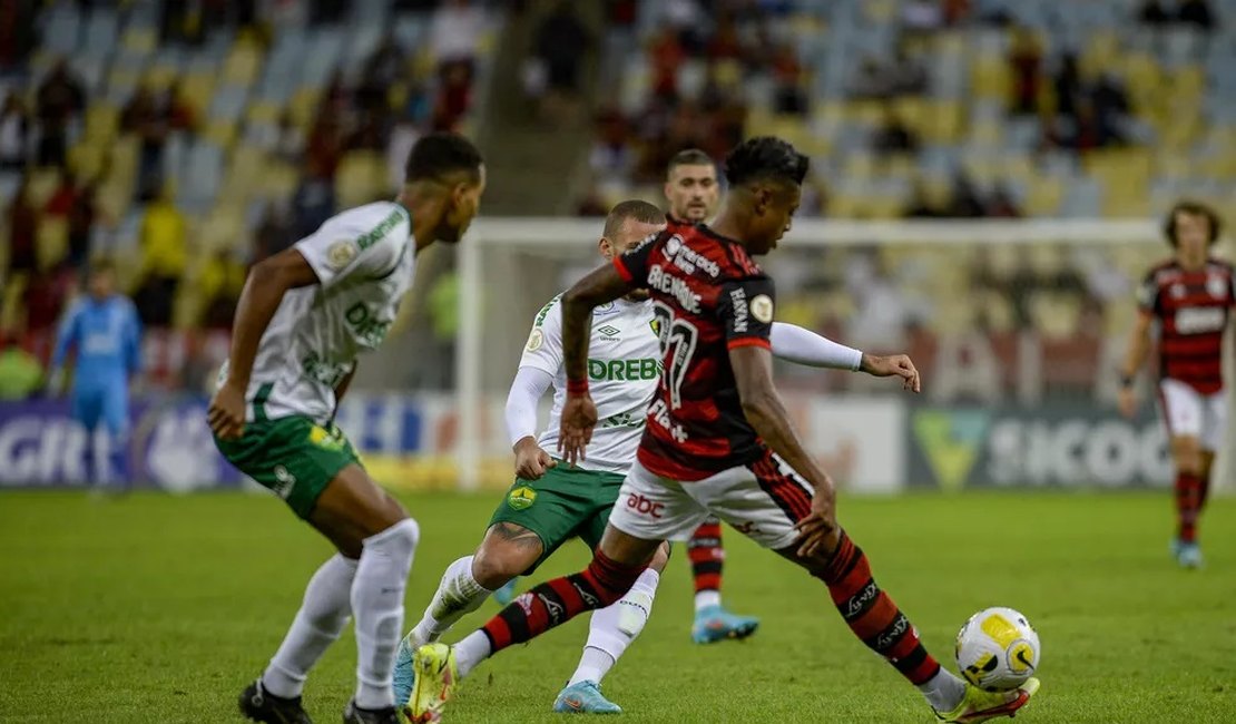 Bruno Henrique sofre grave lesão no joelho e se Flamengo optar por cirurgia, atacante não joga mais em 2022