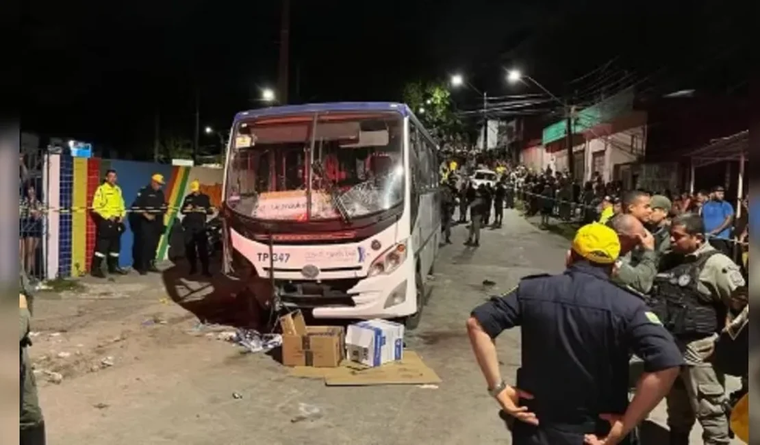 Após faltar freio, micro-ônibus invade procissão e quatro fiéis morrem em Pernambuco; mais de 20 ficaram feridos