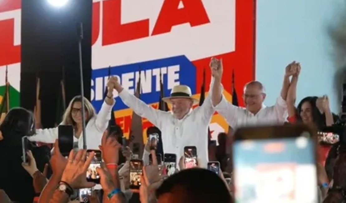 Lula oficializa candidatura à reeleição em convenção do PT em São Paulo