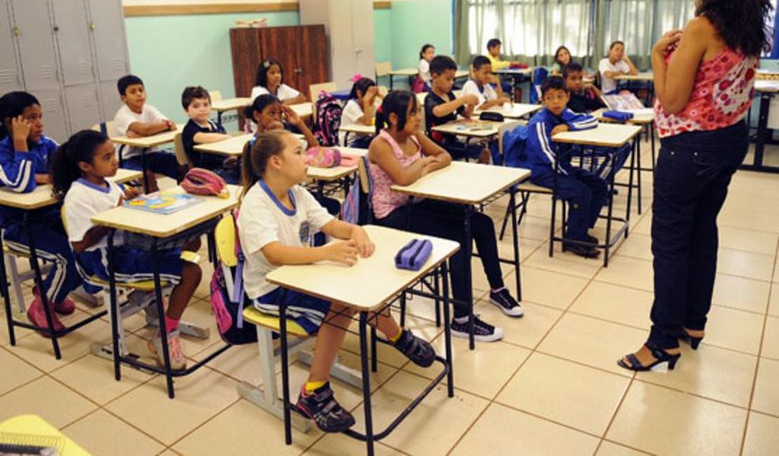 Educação lança edital para professores bolsistas temporários