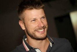Rodrigo Hilbert é intimado a depor por morte de filhote de ovelha em programa