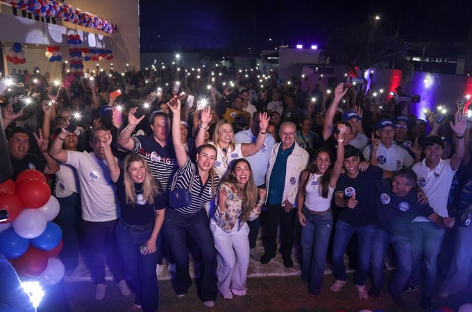 Aretuza Lima reúne multidão em Arapiraca em apoio à candidatura de Neno da Laje a deputado estadual
