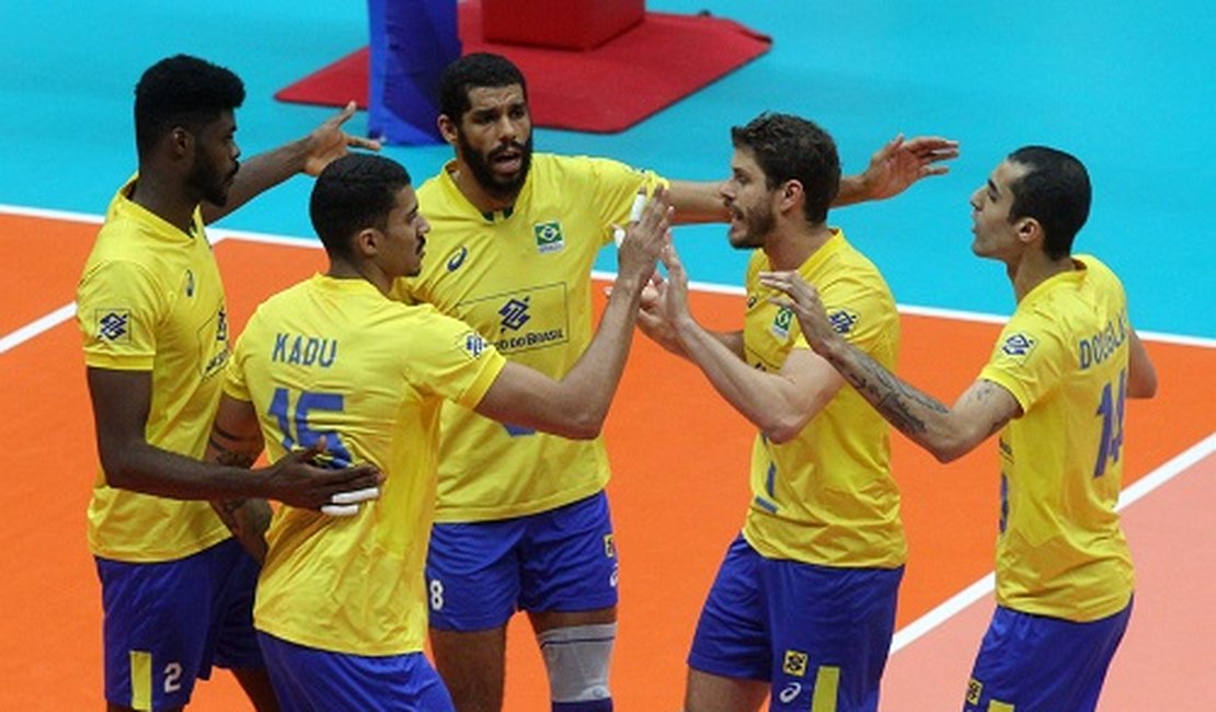Brasil vence Egito na estreia do Mundial de vôlei masculino
