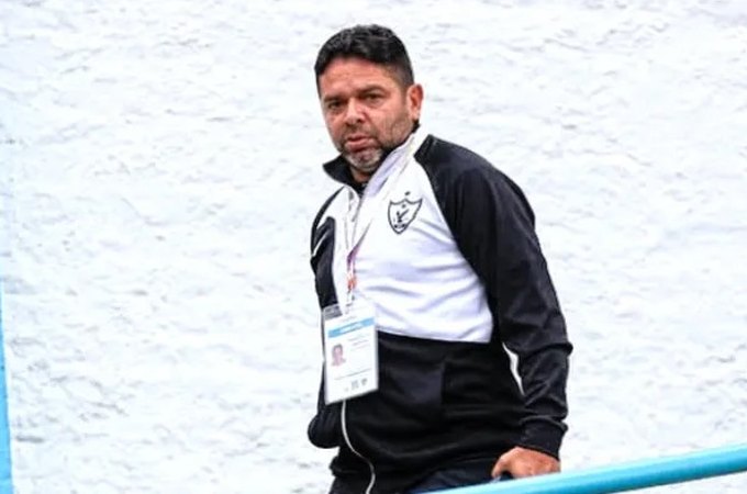 Águia confirma falecimento de Ronan Tyezer, técnico do sub-20