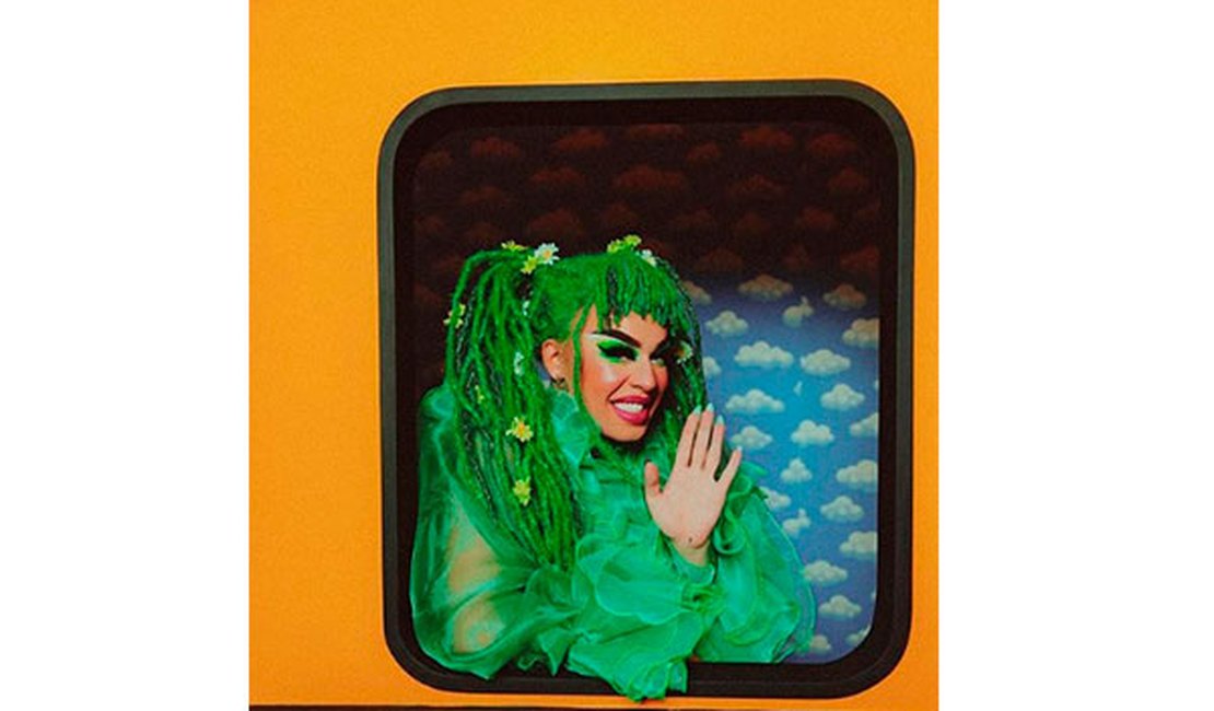 Após empurrar fã, Gloria Groove se explica: 'Já falei que não gosto'