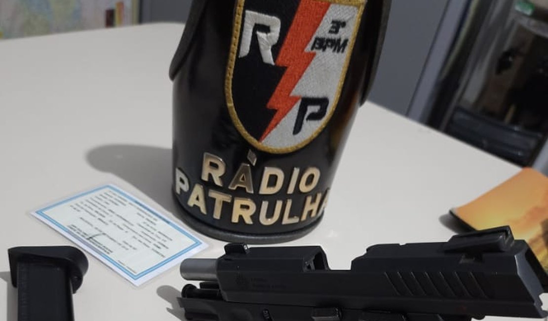 RP prende advogado flagrado com arma dentro de carro, em Arapiraca