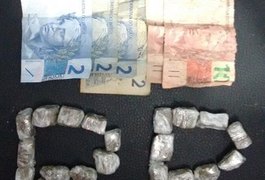 Menor é apreendido com 28 bombas de maconha e dinheiro em espécie em Arapiraca