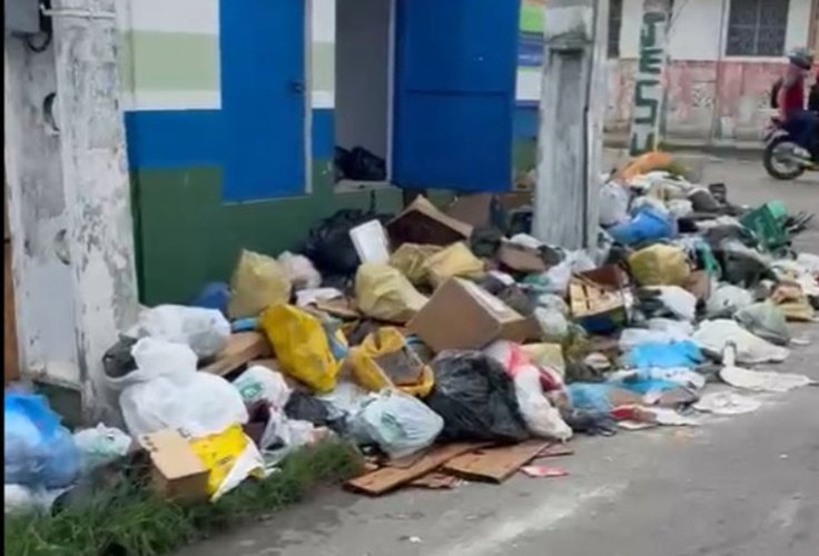 Lixo se acumula em Maceió em meio à greve de garis enquanto prefeitura antecipa agenda do São João