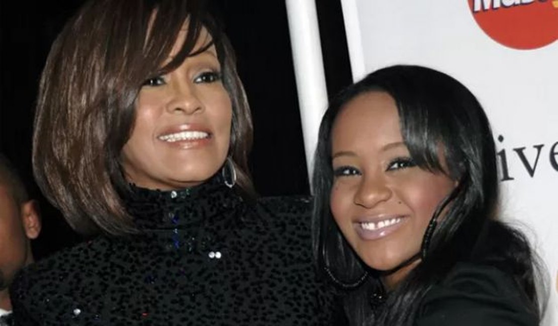 Filha de Whitney Houston morre aos 22 anos