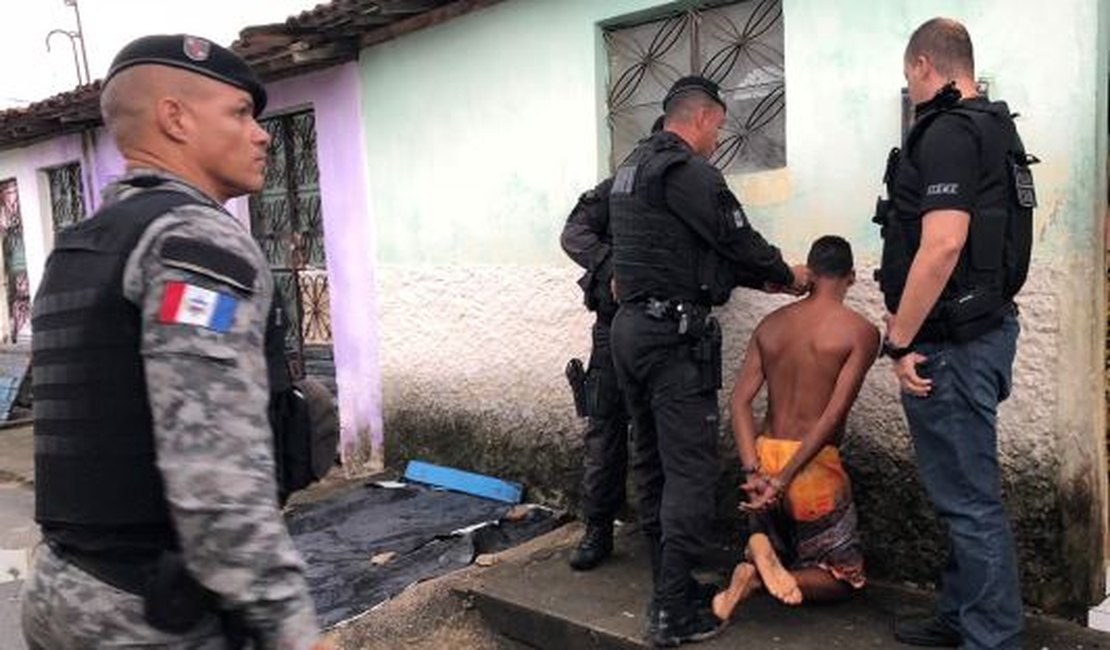 Vídeo: Operação prende quatro suspeitos de assaltos no Benedito Bentes, em Maceió