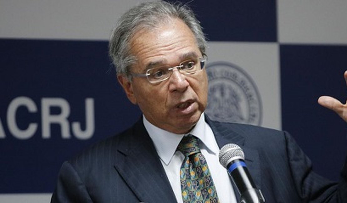 Guedes se diz surpreso com anúncio de Trump sobre taxação do aço e do alumínio